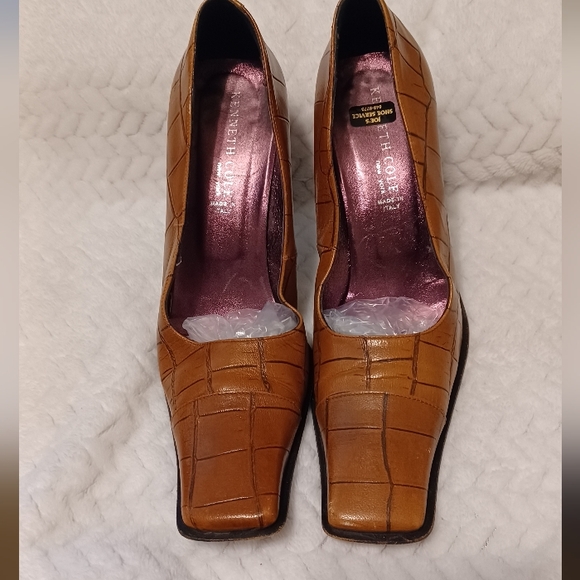 Kenneth Cole Brown Crocodile Embossed Women's Shoes - Picture 2 of 4